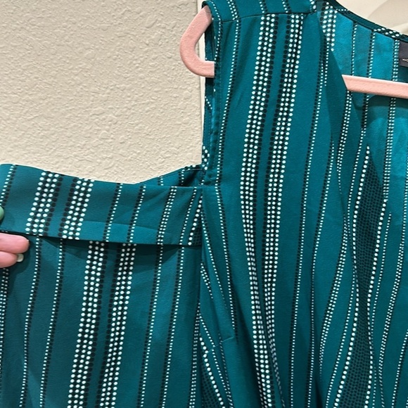 Worthington cold shoulder faux wrap green, white and black blouse. - Picture 2 of 5